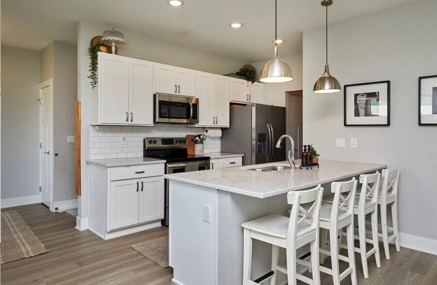Building Photo - 2700 Yordi Dr