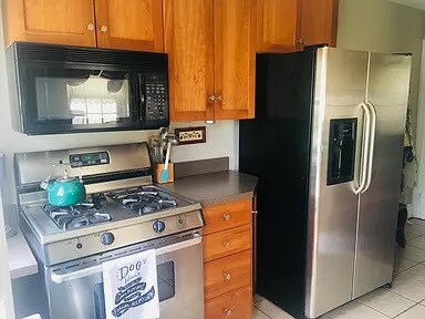 Kitchen - 20 E Abington Ave