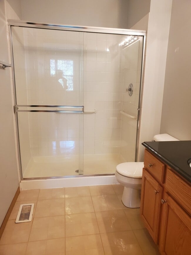 Building Photo - 1236 Brookdale Dr