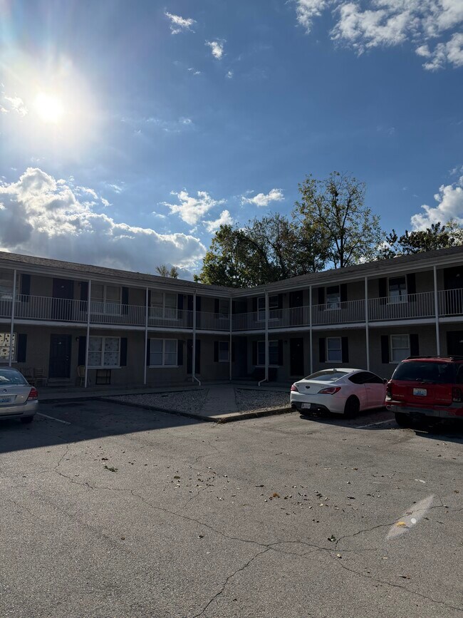 Building Photo - 250 Herndon St