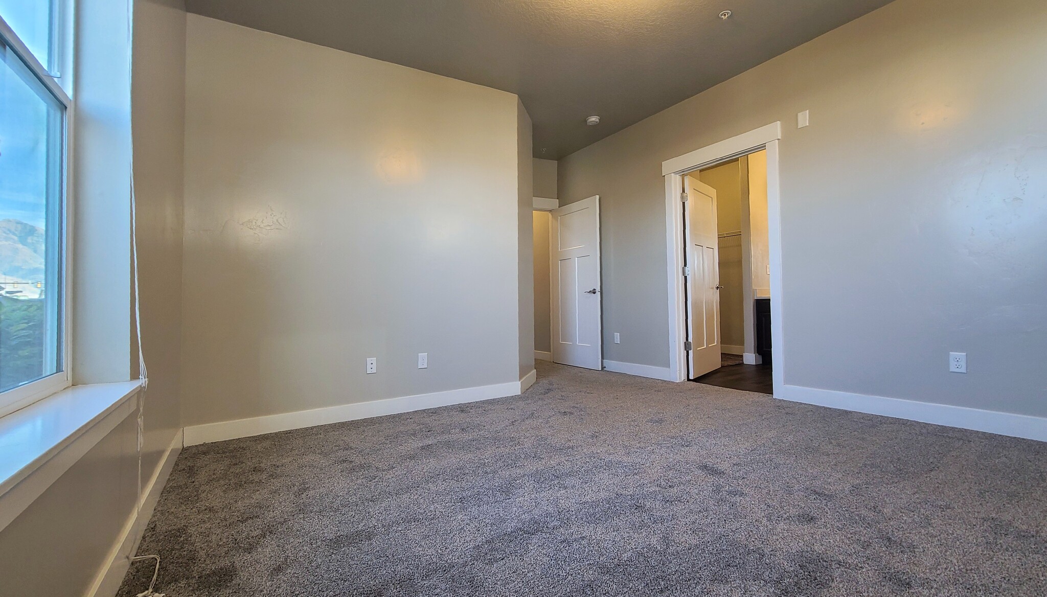 Master suite - This room is currently occupied - 74 Silver Springs Drive