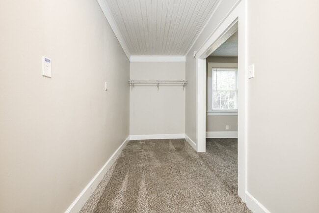 Building Photo - 1221 Azalea Ct
