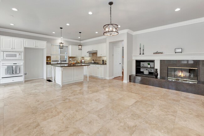 Building Photo - 132 Spring Valley