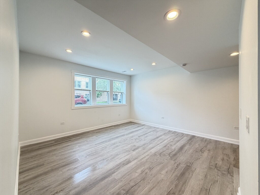 Building Photo - 3759 N Kimball Ave