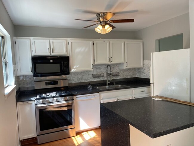 Building Photo - 5649 Smallwood Ct