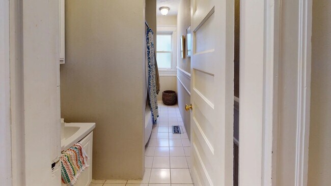 Building Photo - 295-297 Washington St