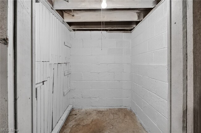 Building Photo - 517 Brown St