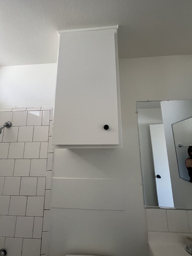 Building Photo - 20469 Vanowen St