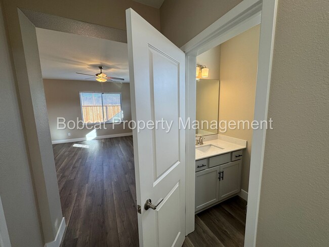 Building Photo - Brand New 3 Bedroom, 2.5 Bath Townhome in ...