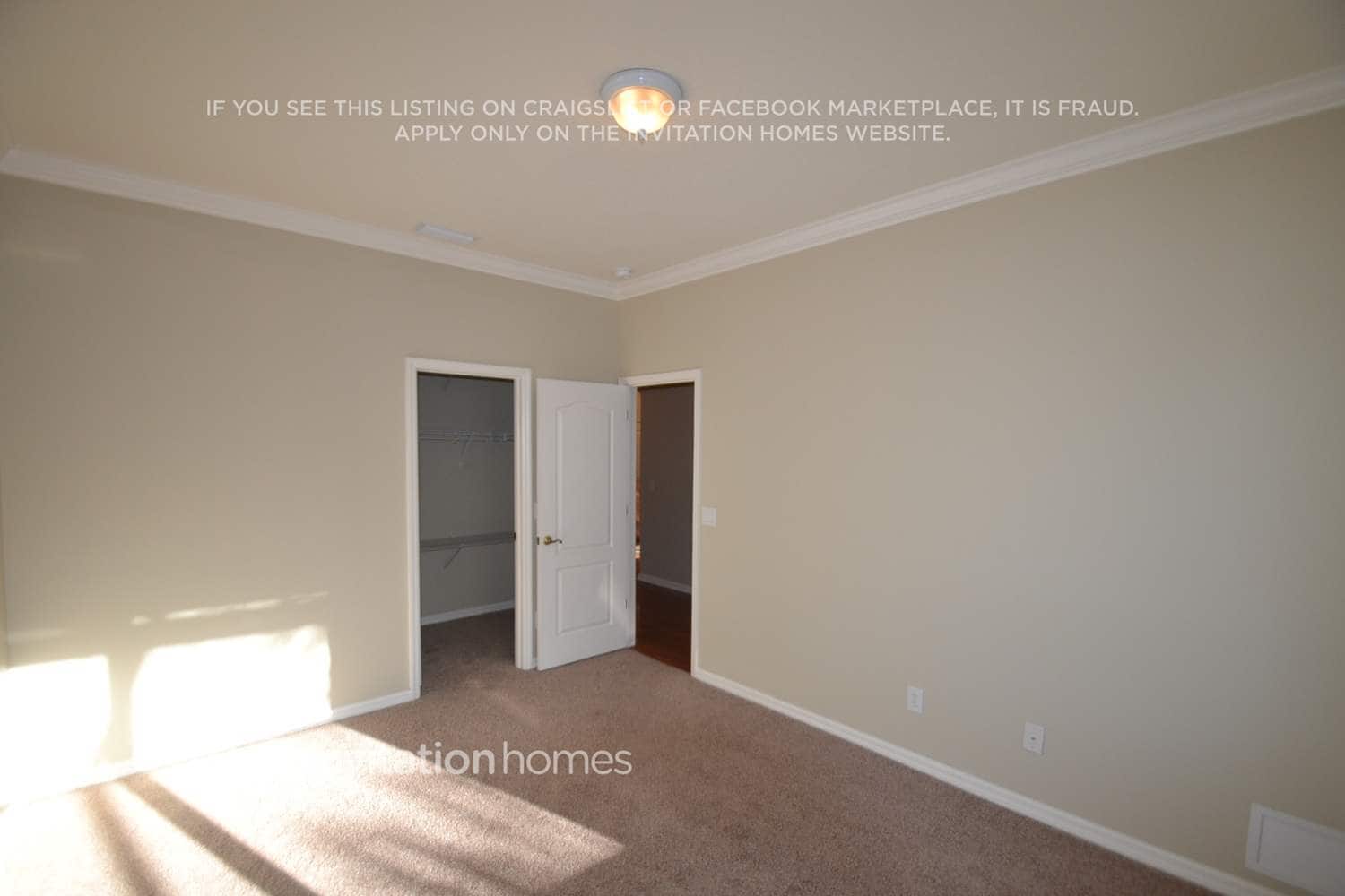 Building Photo - 3410 Eastmonte Dr