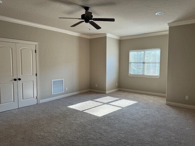 Building Photo - 4/3/2/2 Hallsville ISD Fenced Yard and Pool