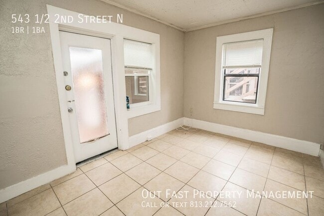 Building Photo - 543 1/2 2nd Street N-