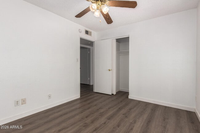 Building Photo - 5055 W Vogel Ave