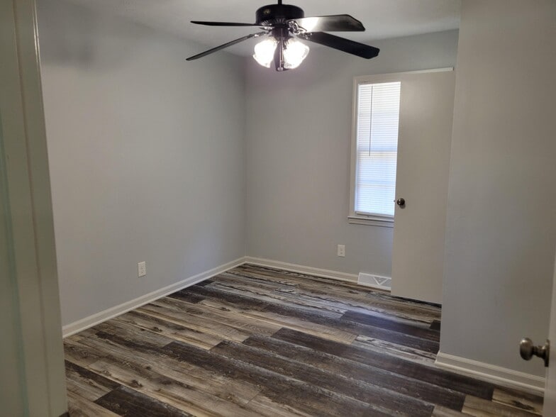 Bedroom 2 - 18 Brown Dr SW