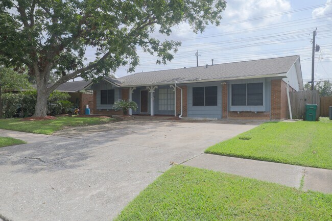 Building Photo - 3118 Flamborough Dr