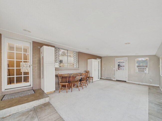 Building Photo - Gorgeous home in Westminster!