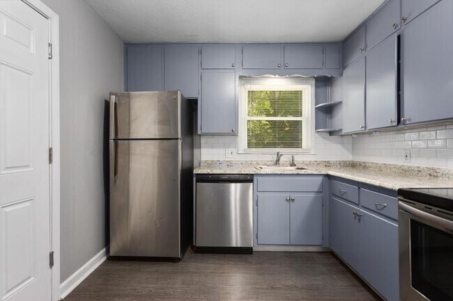 Building Photo - Ready for Move-in Home at Raytown! Nestled on dead end street off Raytown Road for rent 3 bedroom...