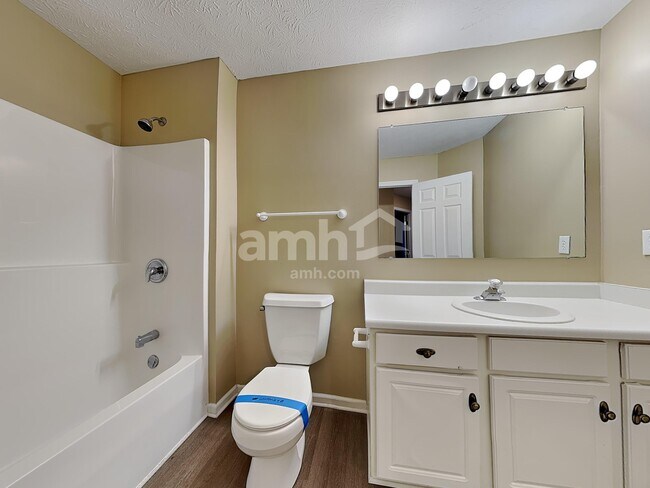 Building Photo - 510 Arlington Dr