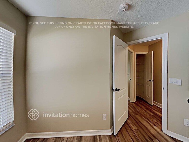 Building Photo - 1228 Foxridge Pl