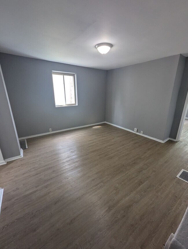Building Photo - Pretty on Pennsylvania - 3 Bedroom, 1.5 Ba...