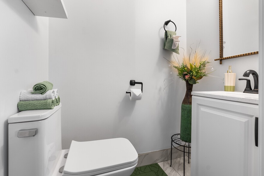 Building Photo - 124 S 9th St