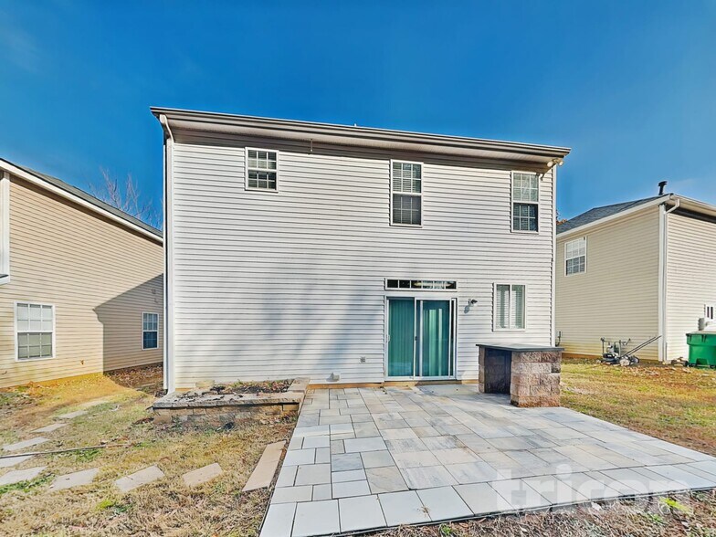 Building Photo - 2820 Oasis Ln