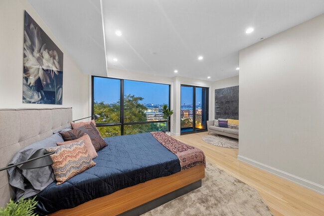 Building Photo - 8822 Churchill Rd