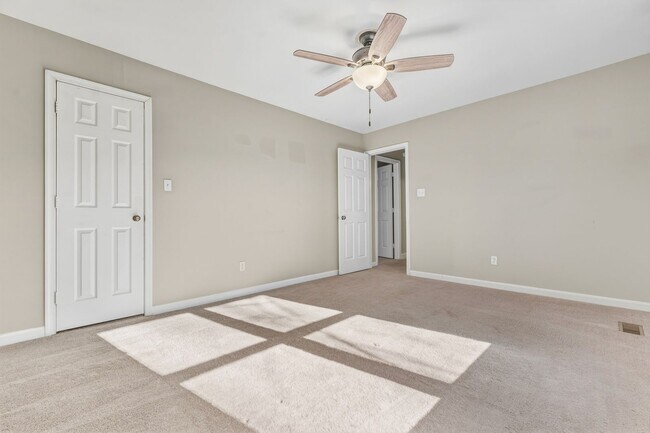 Building Photo - 732 Branniff Dr
