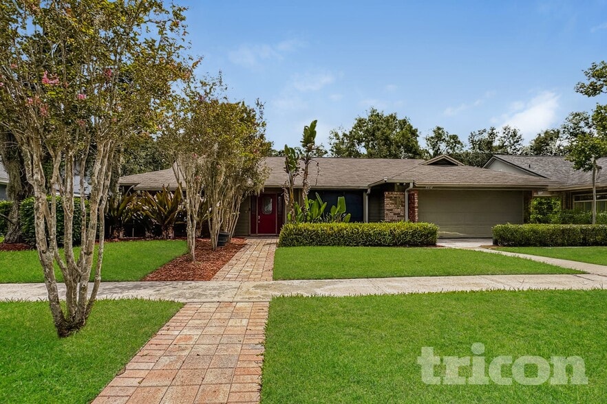 Primary Photo - 15803 Hampton Village Dr