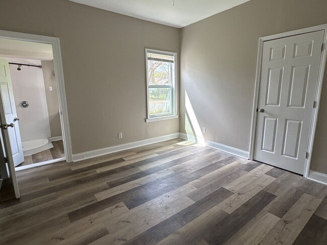 Building Photo - Newly Renovated Home in Hyde Park