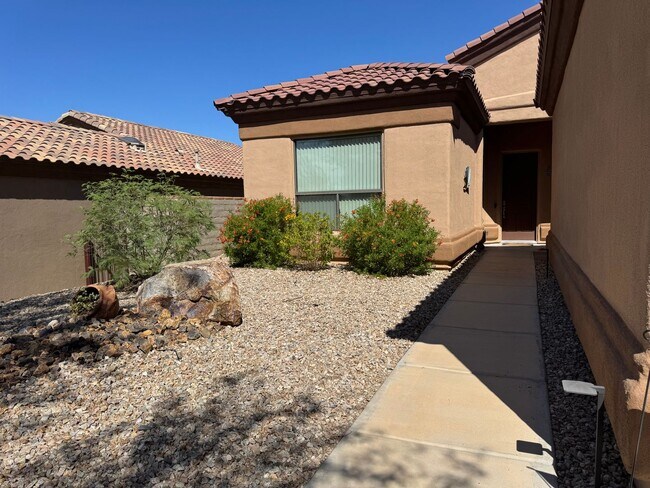 Building Photo - Luxurious Furnished Golf Course Short-Term Rental