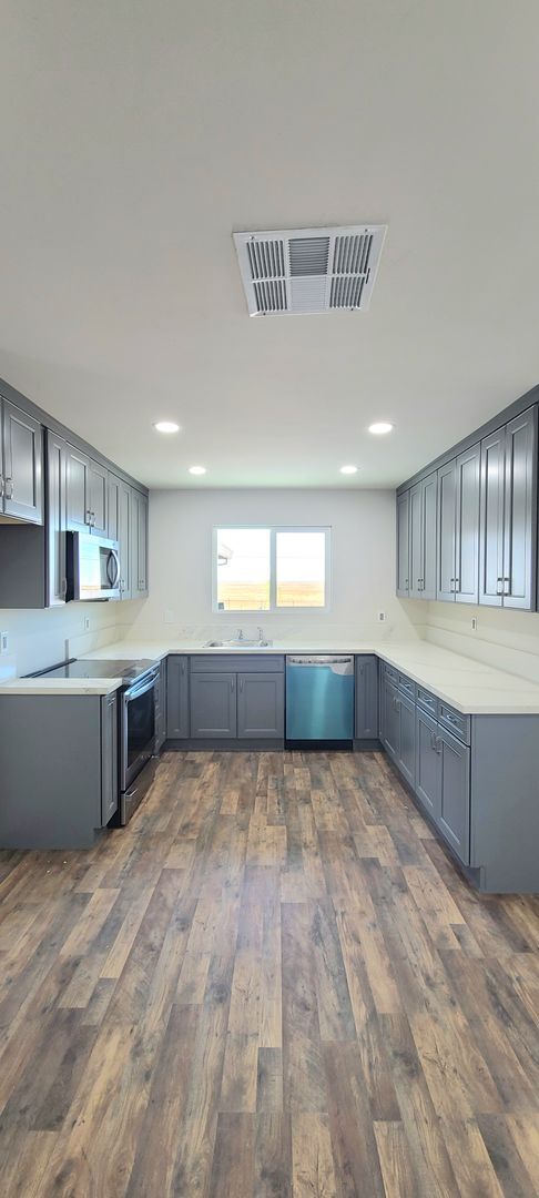 Building Photo - NEW NEW NEW!  NEW HOME ON ACRE HUGE LOT!