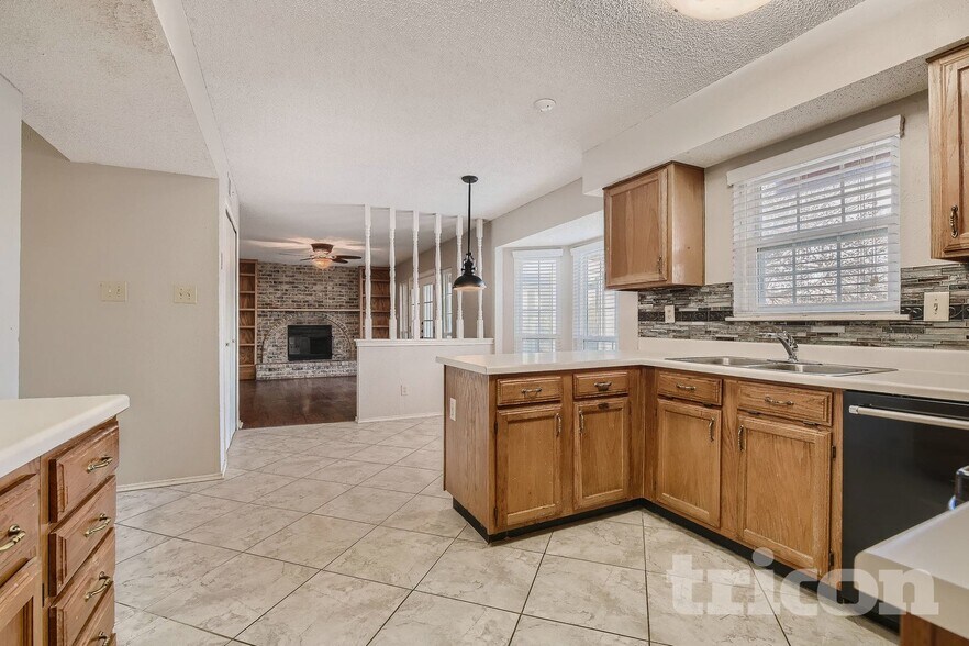 Building Photo - 6801 Greenspring Dr