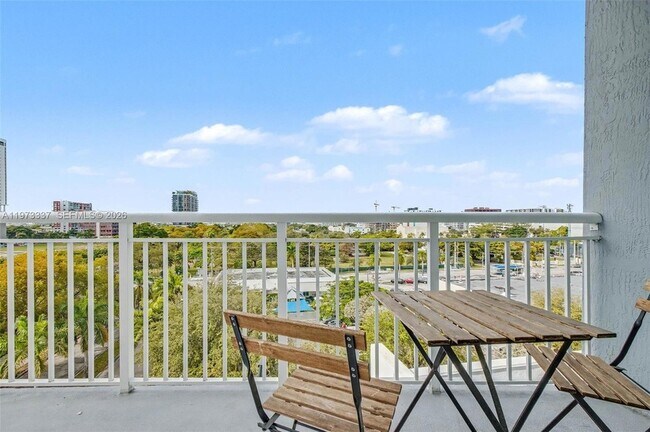 Building Photo - 275 NE 18th St