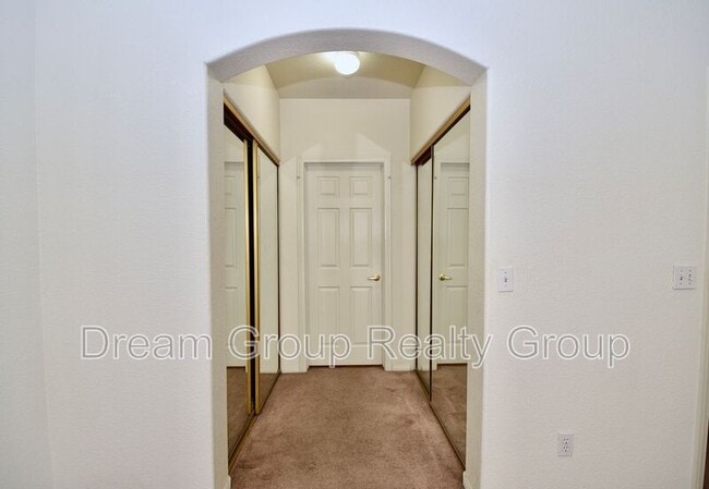 Building Photo - 3320 S Fort Apache Rd
