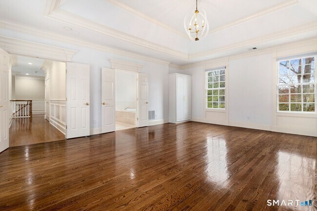 Building Photo - 59 Crescent Rd