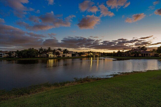 Building Photo - 17511 Cadena Dr