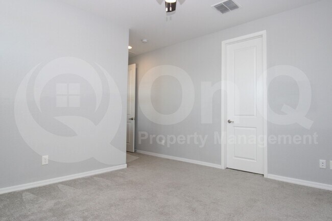 Building Photo - 2092 E Lantana Dr