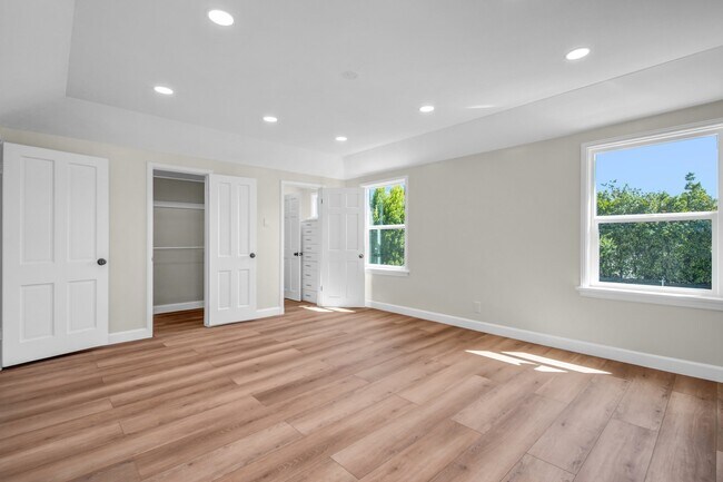 Building Photo - 414 Hilgard Ave