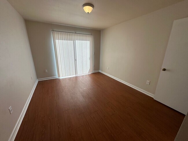 Building Photo - 1630 Parker Ave