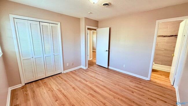 Building Photo - 105 Superior Ave SE