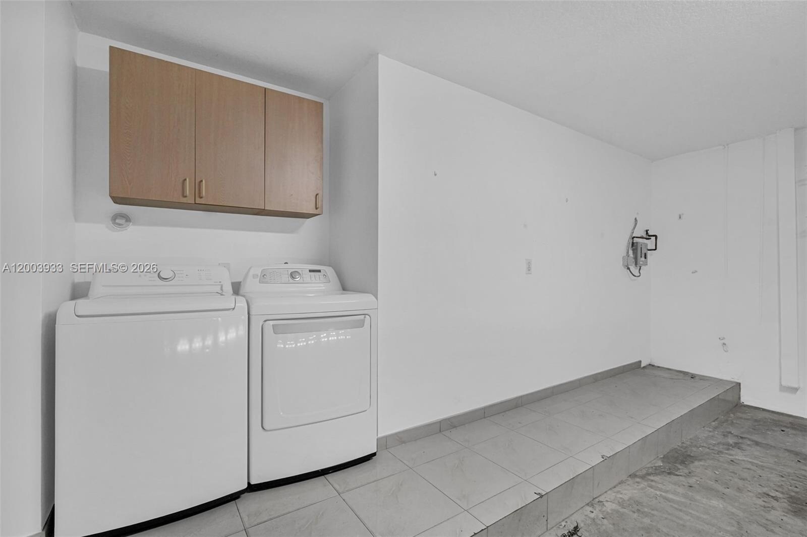 Building Photo - 358 SW 163rd Ave