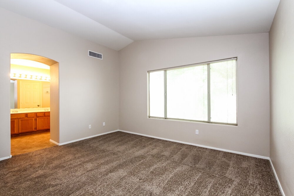Building Photo - 1226 E Helena Dr