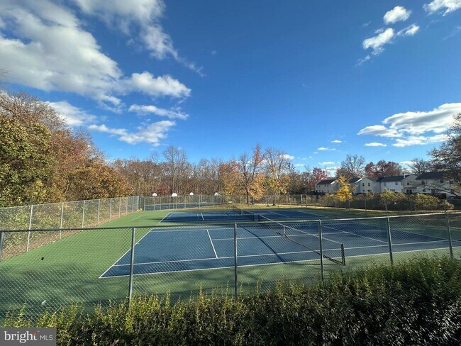 Building Photo - 11445 Deepwood Dr