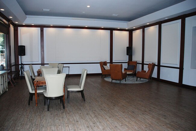 Building Photo - 1 bedroom townhouse in Tanamera