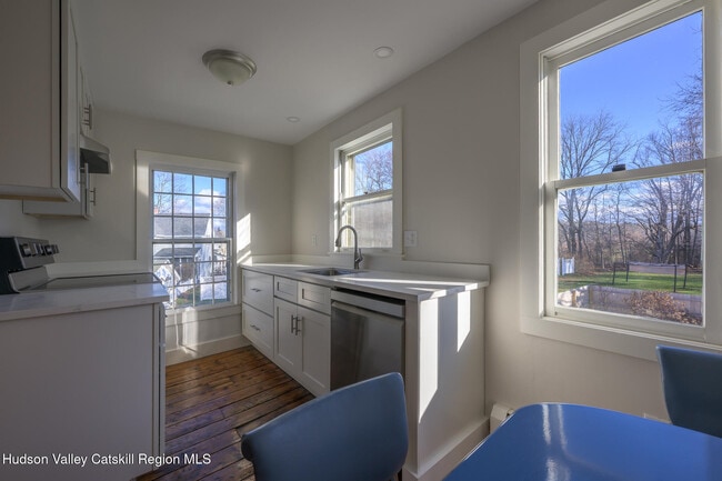 Building Photo - 1 William St