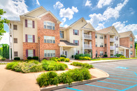 Building Exterior - Creekside at Meadowbrook Apartments