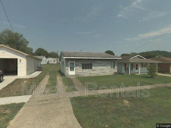 Primary Photo - 214 Lakeview Dr