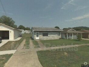 Building Photo - 214 Lakeview Dr
