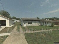 Building Photo - 214 Lakeview Dr